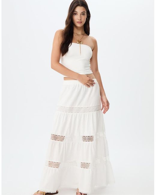 Stradivarius Lange Rok Met Inzetstukken Van Kant in het White