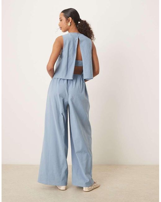 Mono Largo Azul Denim De Doble Capa Con Abertura En La Espalda De ASOS de color Blue