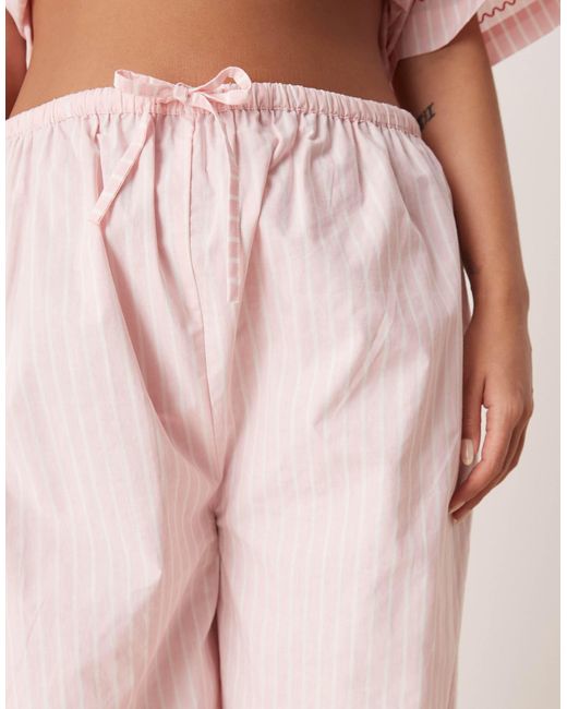 Asos design curve - ensemble pyjama rayé à manches courtes à broderie coffee break ASOS en coloris Pink