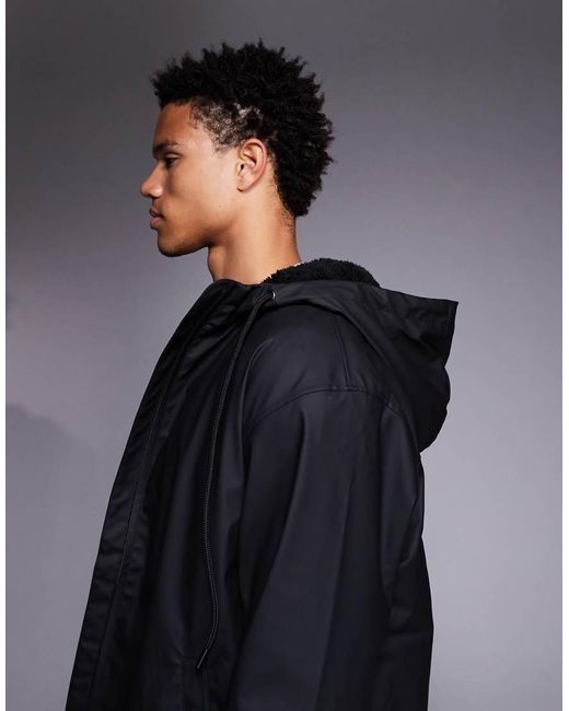 Chaqueta Negra Con Acabado Engomado Y Forro De Borreguito De ASOS de hombre de color Black