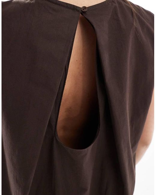 Vestido Largo Marrón De Corte Trapecio Con Pliegue En La Espalda De Popelina De ASOS de color Brown