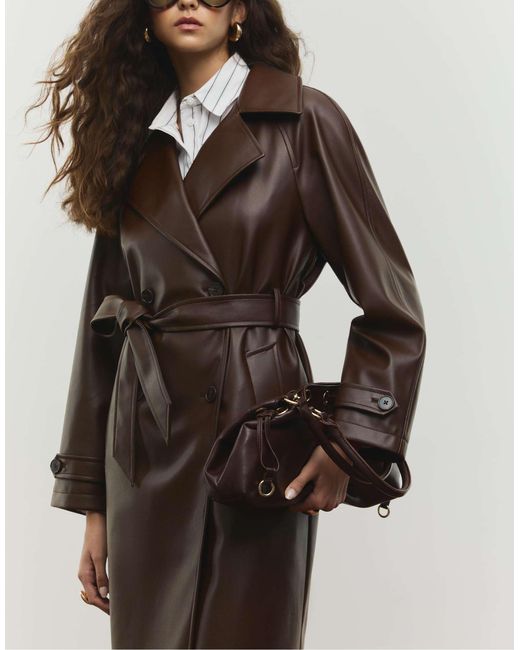 Trench-coat long imitation cuir - marron Stradivarius en coloris Brown