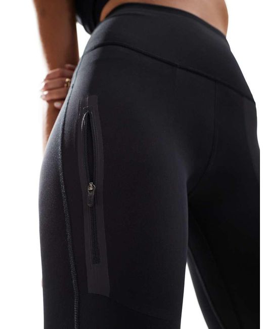 Mountain Athletics di The North Face in Black