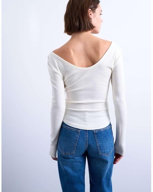 TOPSHOP White Rib V-neck Long Sleeve Curved Hem Top