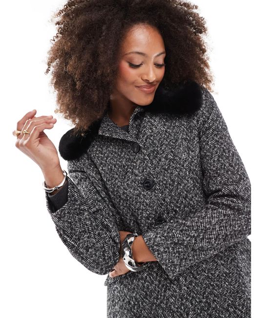 Miss Selfridge Black – dolly-mantel aus bouclé