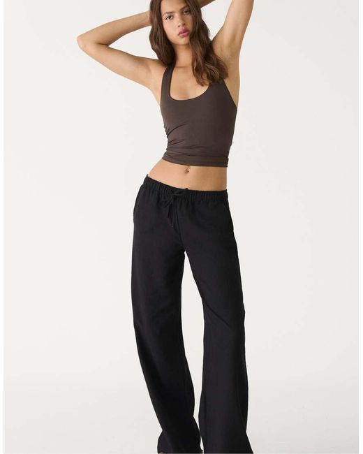 Stradivarius Str in het Black