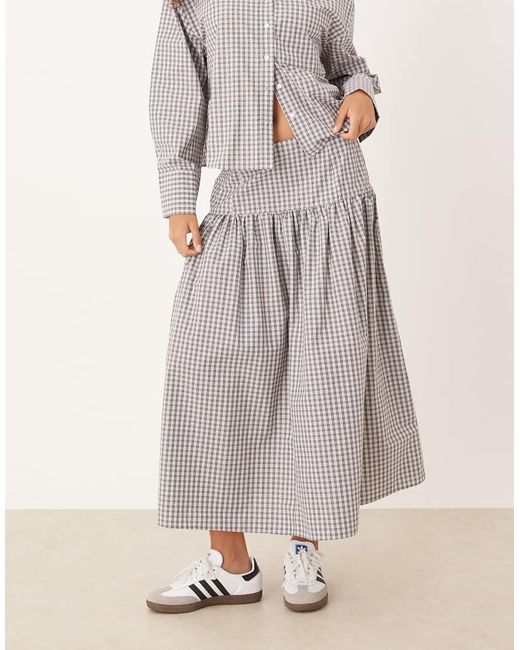 ASOS Geruite Maxi Rok Met Verlaagde Taille in het Gray