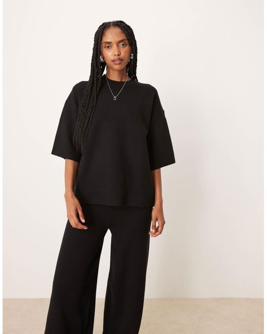 ASOS Black – t-shirt aus strukturstrick