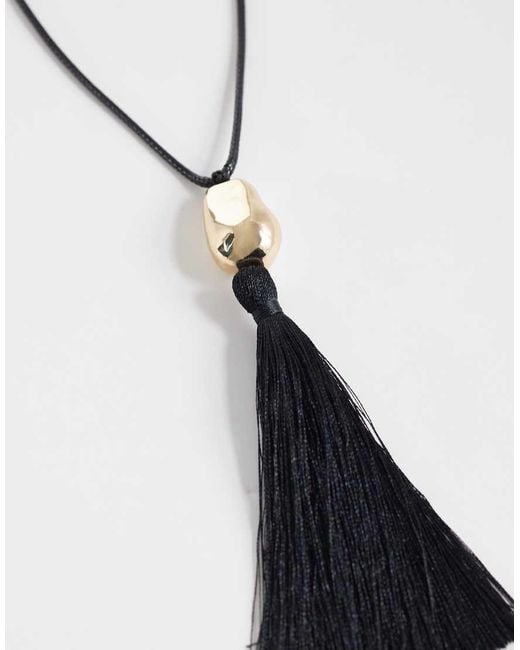 Collana Lunga Nera Con Nappe di Accessorize in White