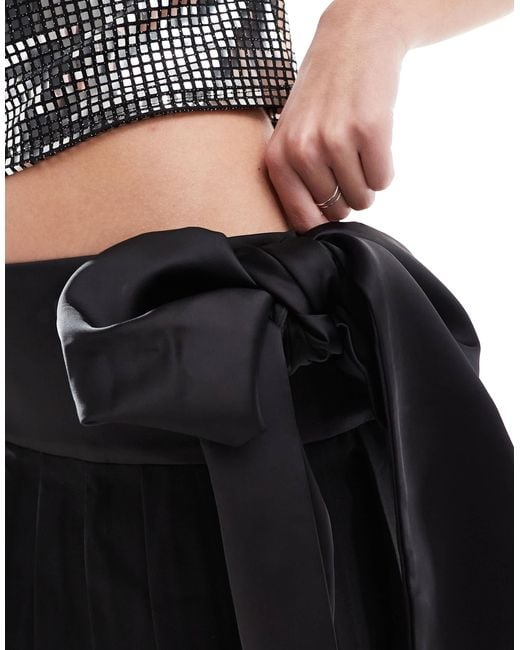 Mini Skirt with Oversized Bow - Black