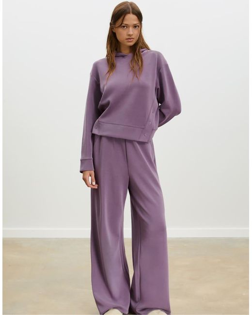 Felpa Morbida Al Tatto Con Cappuccio di Stradivarius in Purple