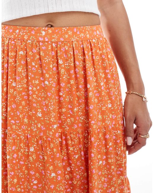 Jupe longue à volants fendue sur le côté - orange à petites fleurs Miss Selfridge