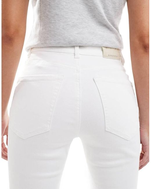 D74 di Stradivarius in White