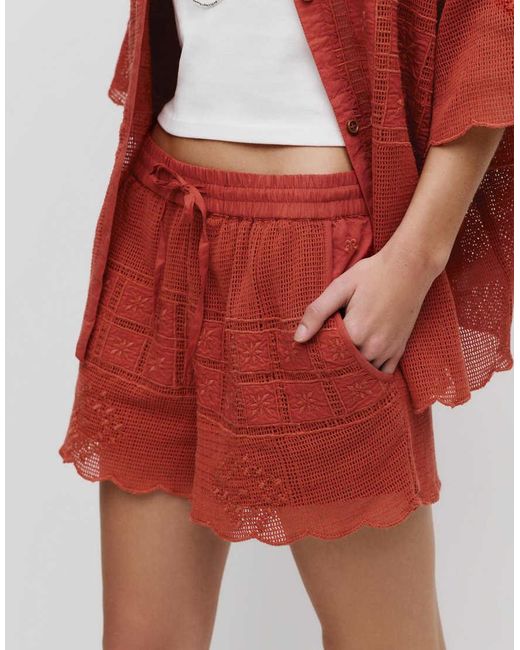 Pull&Bear Gebreide Short Met Borduursels in het Red