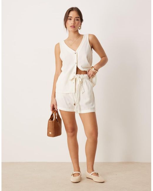 Pantalones Cortos Blancos Con Lazada En La Cintura De Mezcla De Lino De (Parte De Un Conjunto) Jdy de color Natural