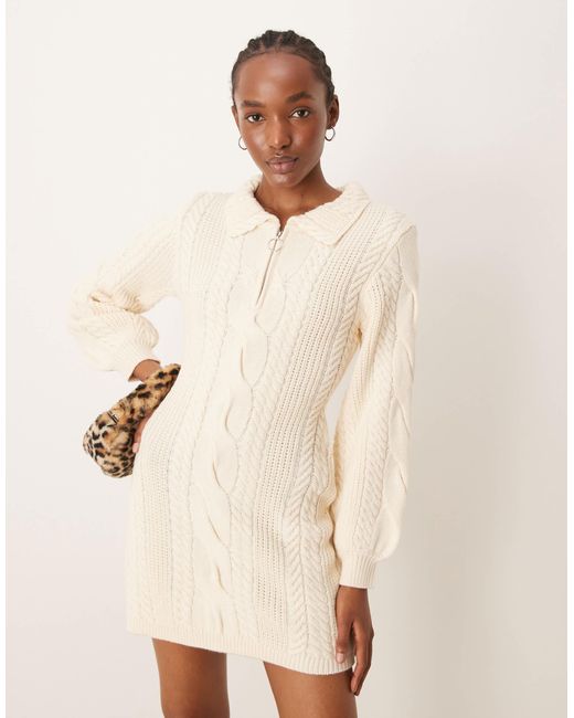 Robe courte en maille torsadée à col zippé - crème Miss Selfridge en coloris Natural
