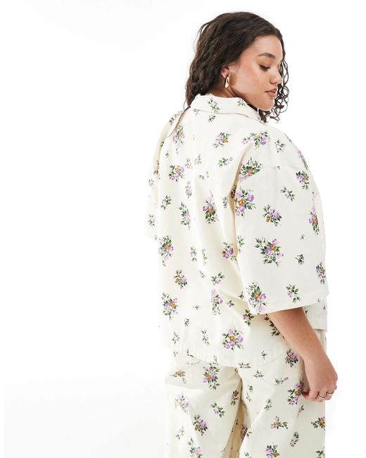 ASOS White Curve – kurzärmelige hemdbluse mit blümchenprint, kombiteil