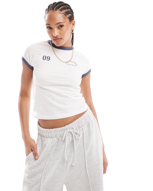T-shirt court à motif sportif Pull&Bear en coloris White
