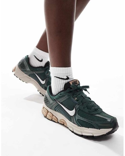 Zoom di Nike in Green