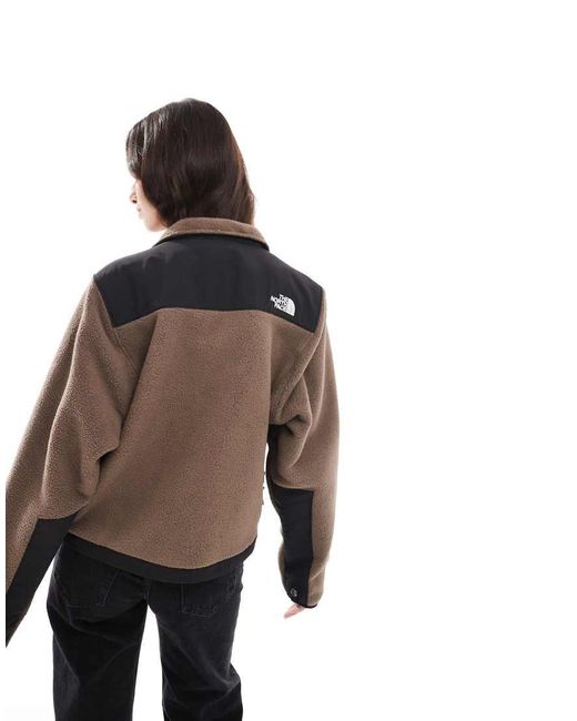 The North Face Retro Denali in het Brown
