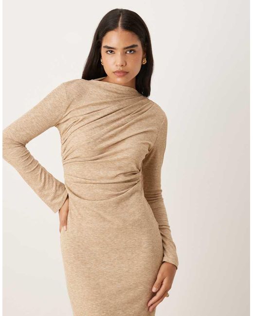 ASOS Geribbelde Gedrapeerde Maxi-Jurk in het Natural