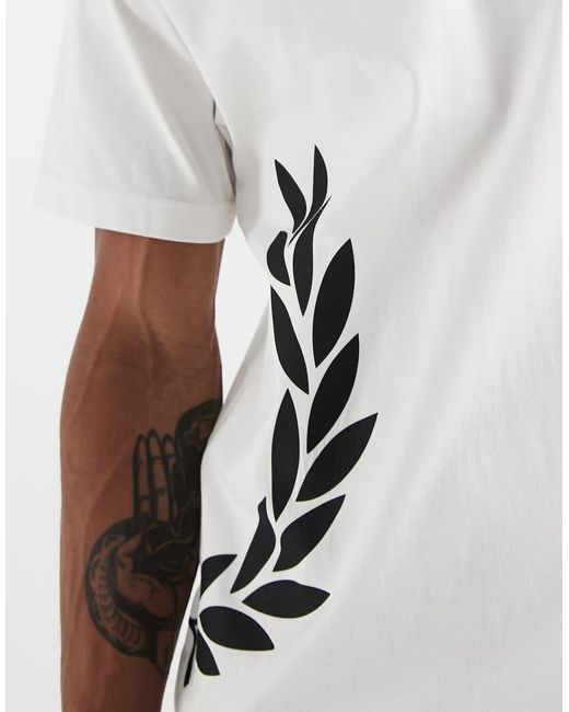 Fred Perry White Textured Laural Wreath Logo T-Shirt for men
