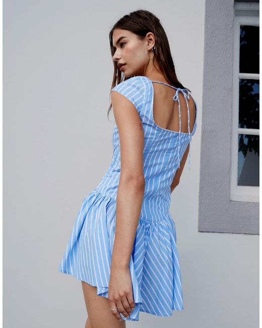 Monki Blue – korsett-minikleid mit en und rosa streifen und kurz angeschnittenen ärmeln