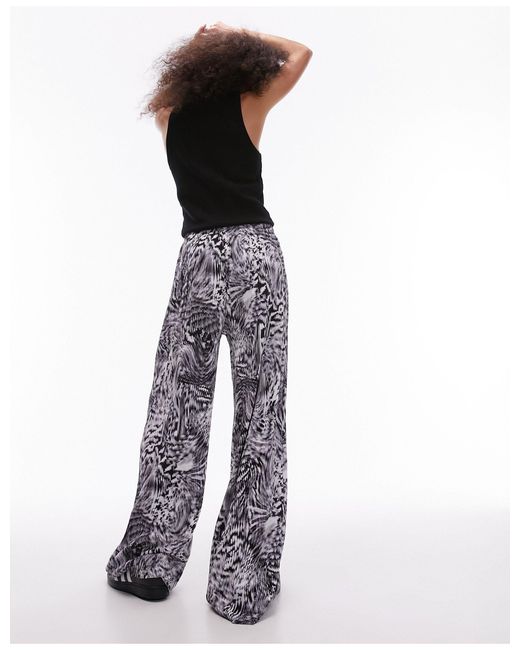 Pantalones s plisados con estampado abstracto TOPSHOP de color White