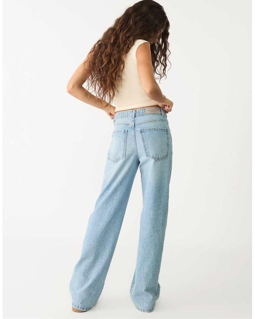 Jeans Dritti Medio Con Strass di Stradivarius in Blue