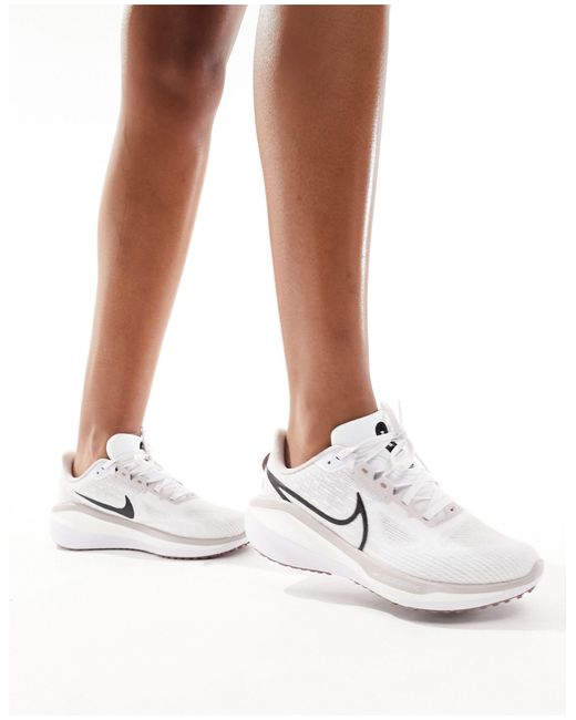 Nike White Vomero 17 Trainers