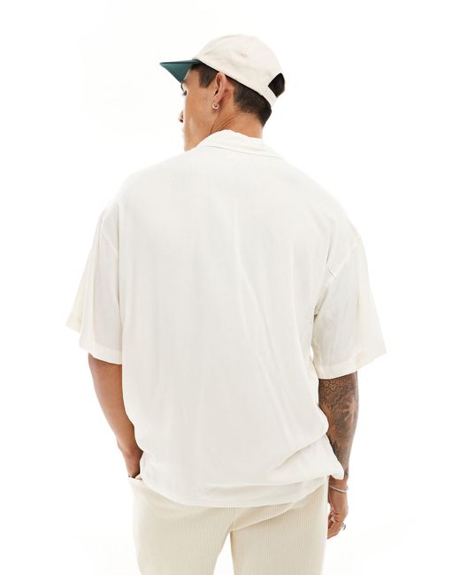 Camicia oversize bianca con rever di ADPT in Natural da Uomo
