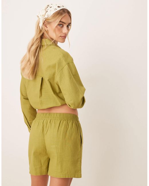 ASOS Yellow – schlupf-shorts
