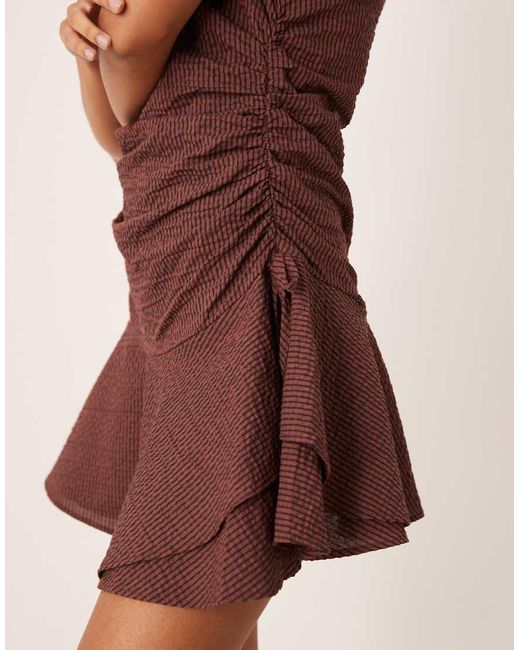 Vestito Corto A Maniche Corte Bordeaux A Quadri Allacciato di ASOS in Red