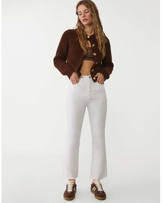D78 - jean court évasé Stradivarius en coloris White