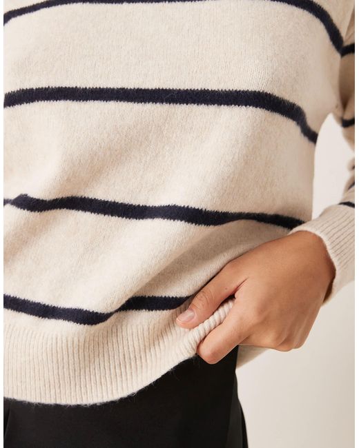 Mango Natural – weicher, hochgeschlossener pullover