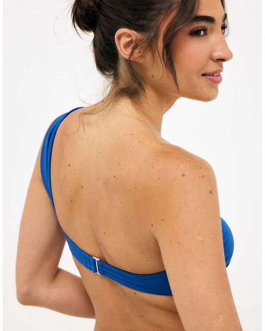 NA-KD Blue Twisted Bikini Top