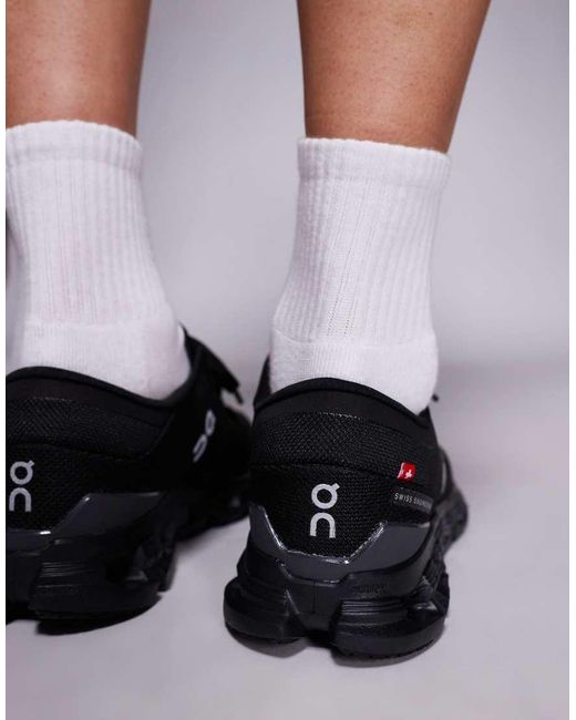 Cloud X 4 di On Shoes in Black