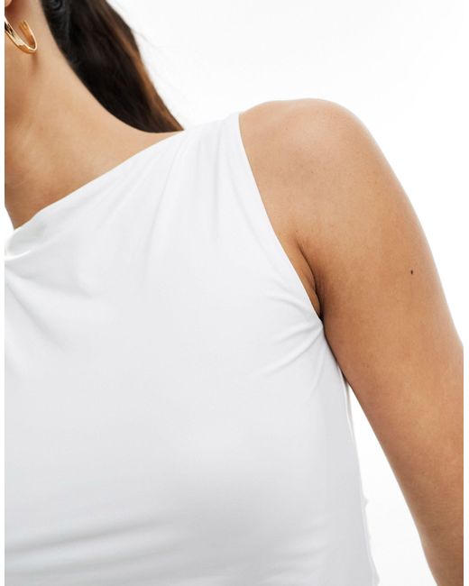 Abrcrombie & fitch - top tenue opaco con scollo a barchetta di Abercrombie & Fitch in White