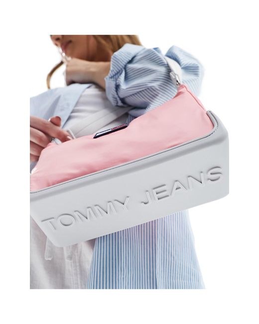 Uncovered - sac porté épaule Tommy Hilfiger en coloris Gray
