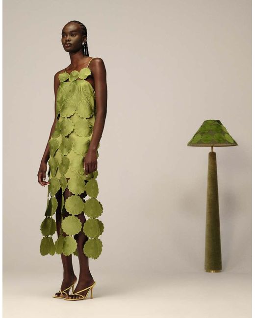 Vestito Midi Oliva Con Fiori Cut-Out E Frange Sul Fondo di ARRANGE in Green
