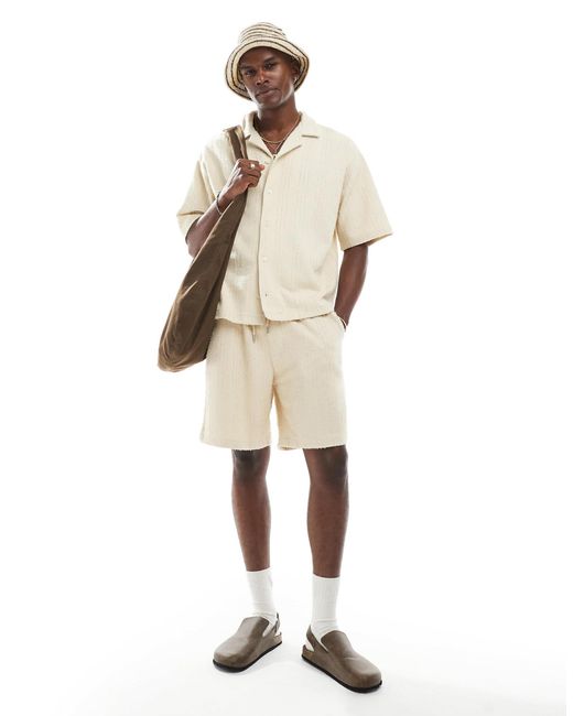 Pull&Bear Natural Self Stripe Textured Short for men