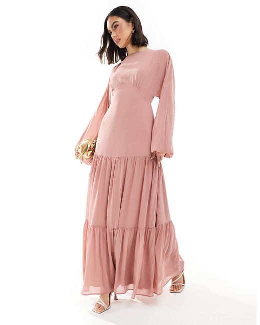 L'invitée - robe longue en mousseline à jupe plissée - vieux TFNC London en coloris Pink