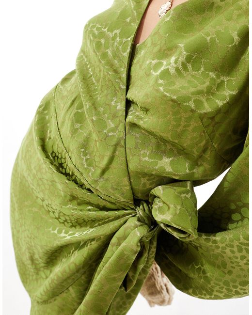 Petite - vienna - robe courte en jacquard satiné Never Fully Dressed en coloris Green