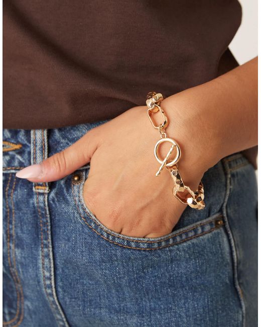 Bracelet à maillons texturés avec fermoir barre en t ASOS en coloris Blue