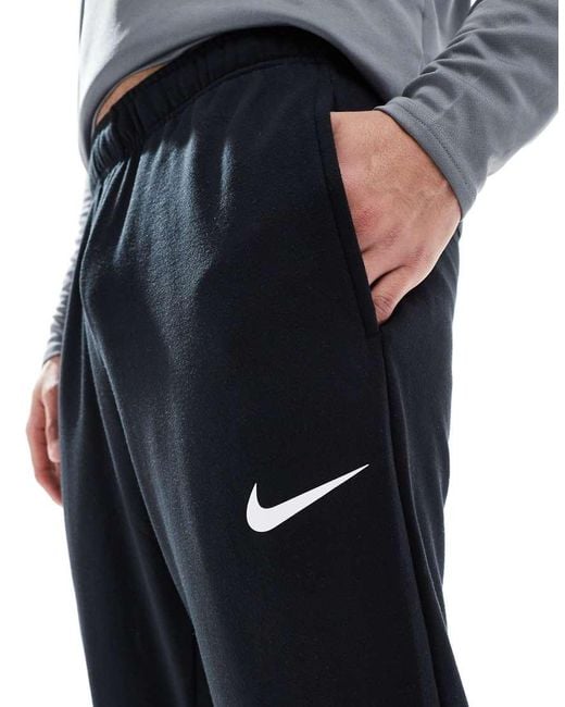 nike dri fit tapered fleece