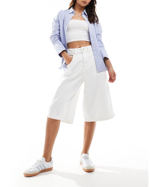 Bershka White – weite longline-shorts aus denim
