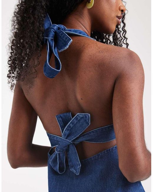 Vestito Corto Di Jeans Allacciato Al Collo Medio di ASOS in Blue