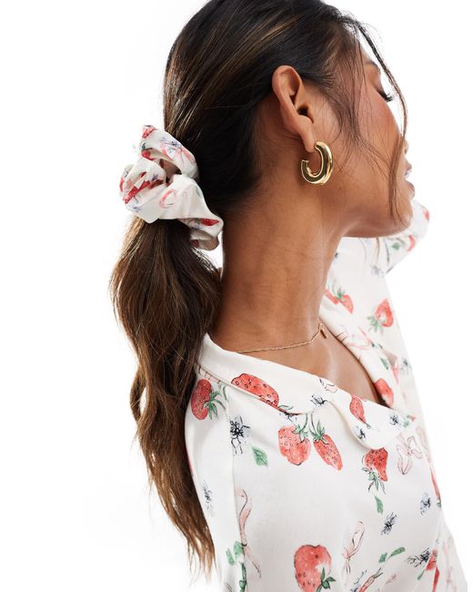 Kaiia White Satin Sleep Hair Scrunchie Co-ord