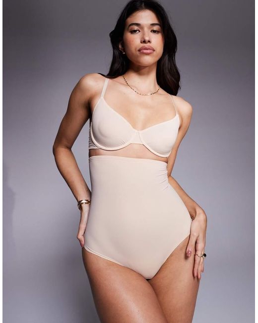 Bye Bra Sterk Vormgevende String Met Zeer Hoge Taille in het Purple
