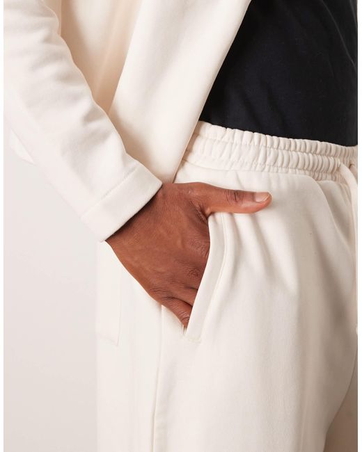 ASOS – verkürzte balloon-jogginghose aus schwerem material in Natural für Herren